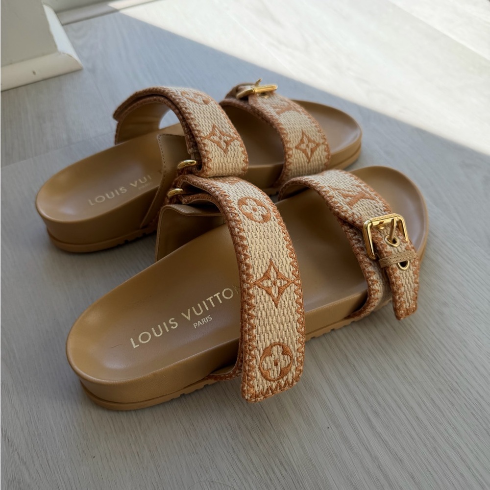 Louis Vuitton Flat Sandal - Picture 2 of 3